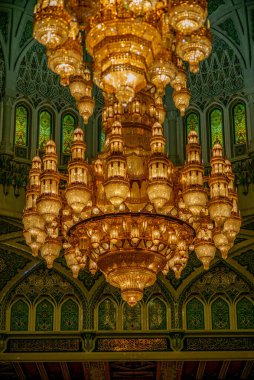 Muscat Büyük Camii 'nin avize ayrıntıları.