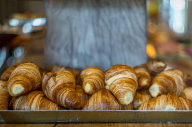 Güney Afrika 'da kahvaltı için lezzetli Danimarka çöreği.