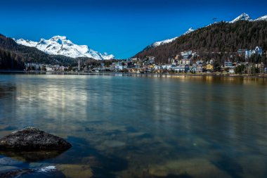 Engadin 'deki St. Moritz manzarası