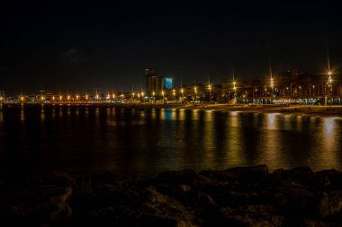 Barcelona 'nın uzun plajı Yazın geceleri