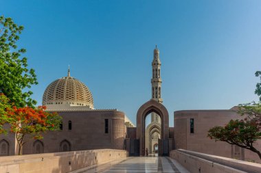 Sabahın erken saatlerinde Muscat Büyük Camii 'nin muhafızları.