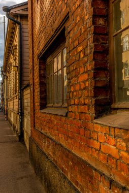 Helsinki sokaklarındaki tipik kırmızı tuğlalar