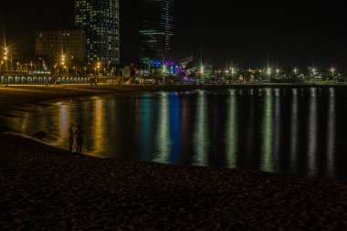 Barcelona 'nın uzun plajı Yazın geceleri