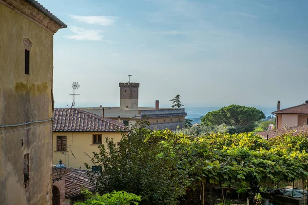 Daken Torens Heuvels Rond Het Middeleeuwse Stadje Guardistallo Toscane — Stockfoto
