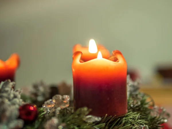 Hermosas Velas Navidad Ardiendo —  Fotos de Stock