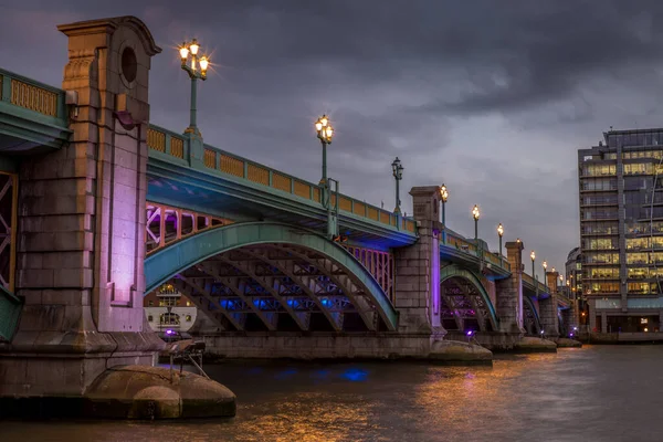 Luzes Coloridas Ponte Southwalk Londres Noite — Fotografia de Stock