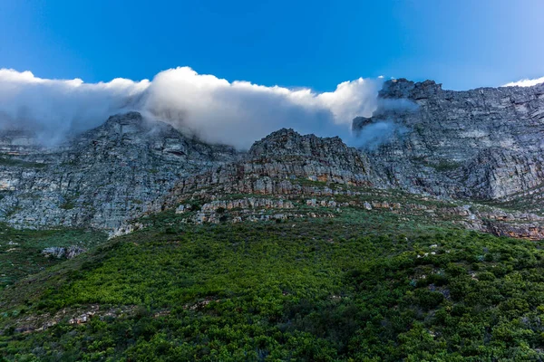 Widok Stromych Skalistych Ścian Góry Stołowej Kapsztadzie — Zdjęcie stockowe