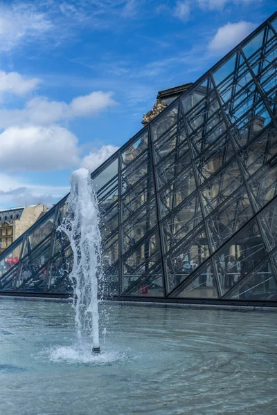 Reflectaciones Simétricas Edificios París — Foto de Stock