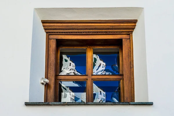 Reflexionen Typischen Engadiner Haus Moritz — Stockfoto