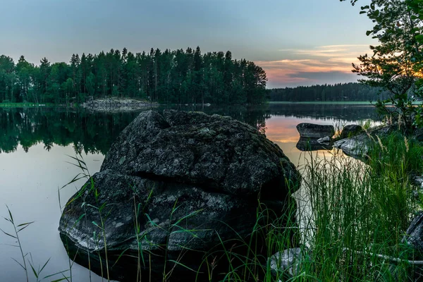 Solnedgång Vid Stranden Den Lugna Sjön Saimen Kolovesi Nationalpark Finland — Stockfoto