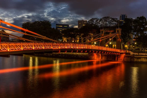 Ponte Antiga Iluminada Rio Singapura Pôr Sol — Fotografia de Stock