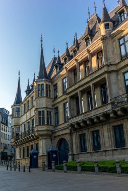 Gün batımında Lüksemburg Büyük Dükalığı Sarayı