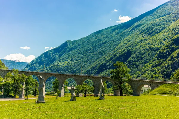 Ponte Viaduto Circular Perto Brusio Nos Alpes Suíços — Fotografia de Stock