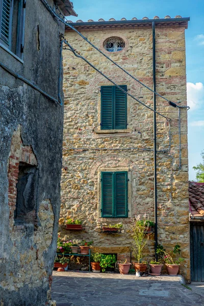 Colorful Narrow Street Medieval Town Guardistallo Tuscany — Stock Photo, Image