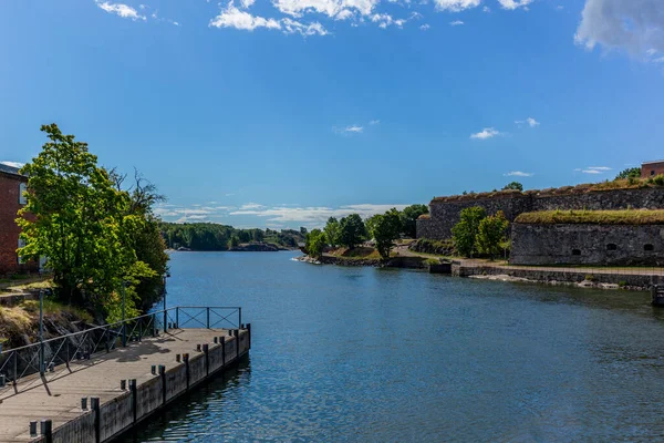 Finlandiya Daki Suomenlinna Kalesinin Devasa Savunma Duvarları — Stok fotoğraf