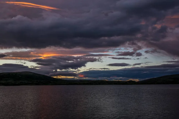 Calme Lac Norvégien Coucher Soleil Dans Parc National Rondane Norvège — Photo