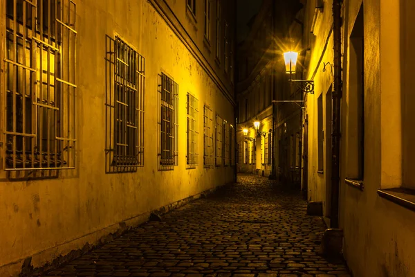 Stare Brukowane Ulice Budynki Starego Miasta Pragi Nocy Jesienią — Zdjęcie stockowe