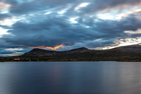 Calme Lac Norvégien Coucher Soleil Dans Parc National Rondane Norvège — Photo