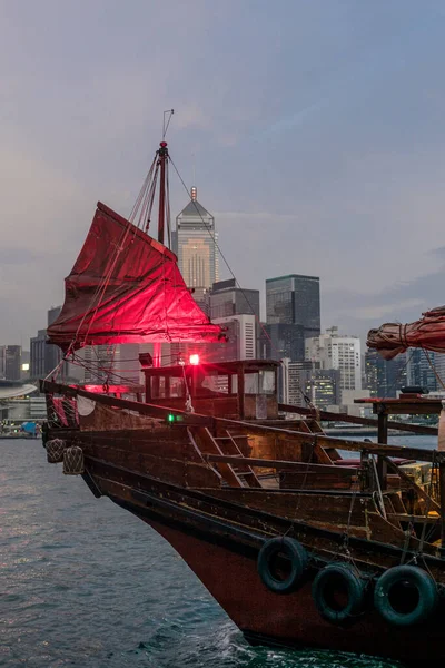 Detalle Vela Embarcación Basura Roja Tradicional Puerto Victoria Hong Kong — Foto de Stock