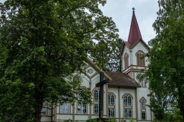 Finlandiya 'da Enonkoski' nin eski ahşap kilisesi. 