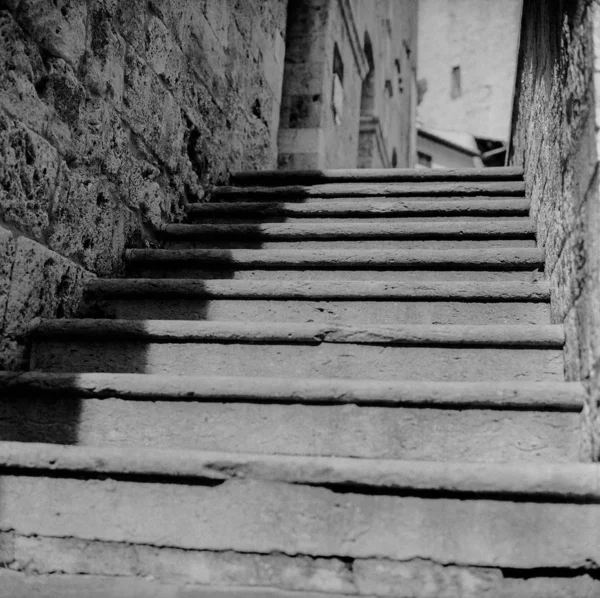 Old Staircase Narrow Streets Medieval Town Massa Marittima Tuscany Shot — Stock Photo, Image