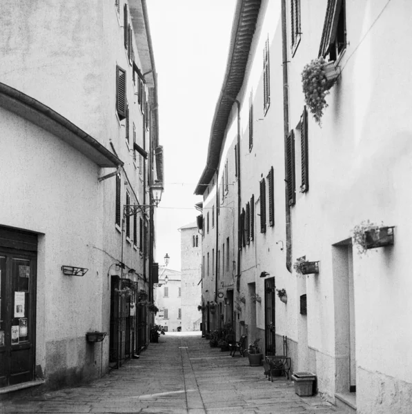 Las Antiguas Calles Estrechas Ciudad Medieval Massa Marittima Toscana Rodadas — Foto de Stock