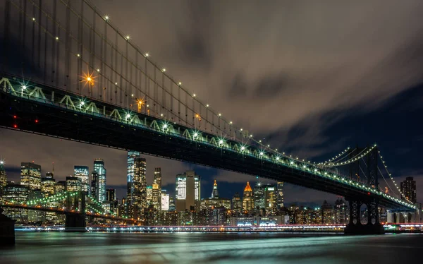 Вид Манхэттенский Мост Манхэттен Берега Ист Ривер Ночью — стоковое фото