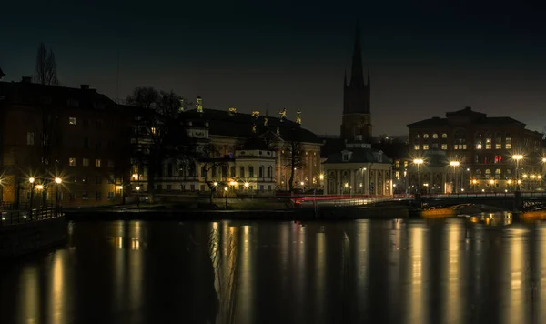 Trilhas Luz Uma Ponte Estocolmo Noite — Fotografia de Stock