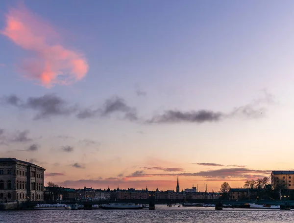 Naves Torres Puentes Puerto Estocolmo Durante Colorido Amanecer Invierno — Foto de Stock