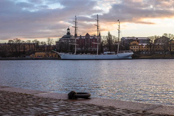 Viejo Velero Blanco Estocolmo Durante Colorido Amanecer — Foto de Stock