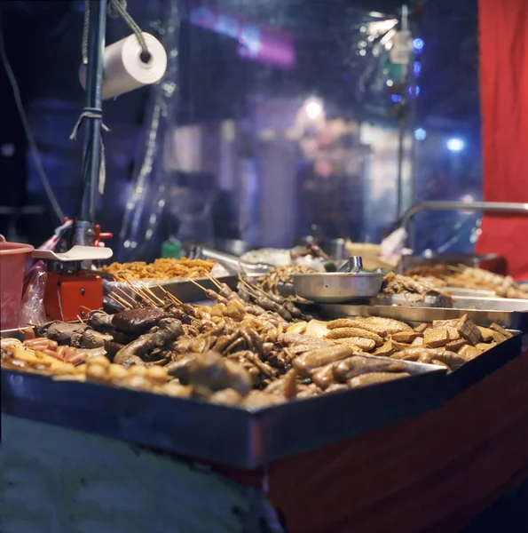 Uma Barraca Comida Típico Mercado Noturno Taipei Com Tofu Lanches — Fotografia de Stock