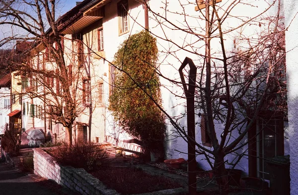Detalle Casas Medievales Calles Estrechas Ciudad Suiza Kaiserstuhl Rodado Con — Foto de Stock