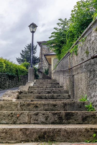 Escalando Empinada Colina Del Castillo Hohensalzburg Salzburgo Austria — Foto de Stock