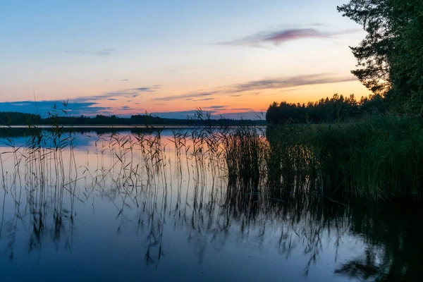 핀란드 호수의 반사하는 — 스톡 사진
