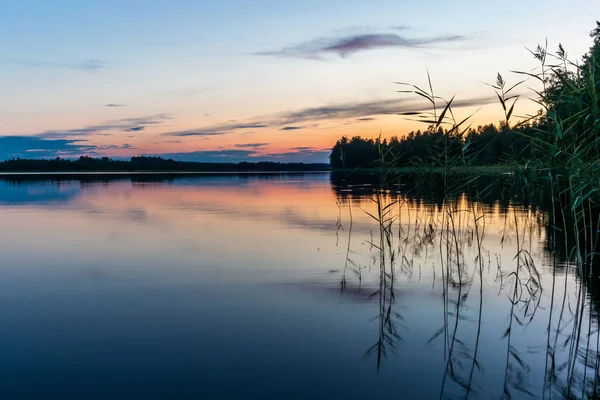 Reflexões Sobre Águas Calmas Lago Saimaa Finlândia Pôr Sol — Fotografia de Stock