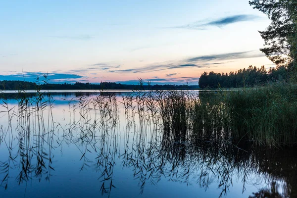핀란드 호수의 반사하는 — 스톡 사진