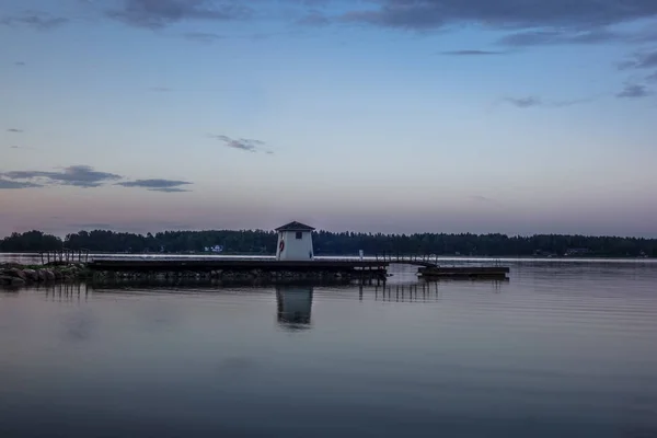 Finlandiya Nın Porvoo Kenti Yakınlarındaki Ahşap Bir Iskelede Yaz Günbatımında — Stok fotoğraf