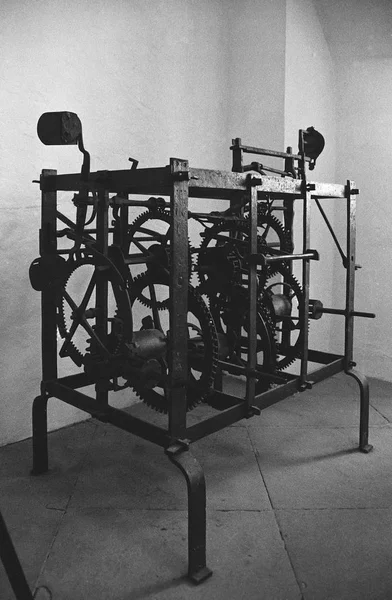 Mecanismo Relojería Antiguo Metal Suiza Rodado Con Fotografía Blanco Negro — Foto de Stock
