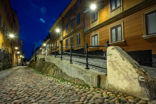 Vecchia Strada Acciottolata Colorata Stretta Stoccolma Notte — Foto Stock