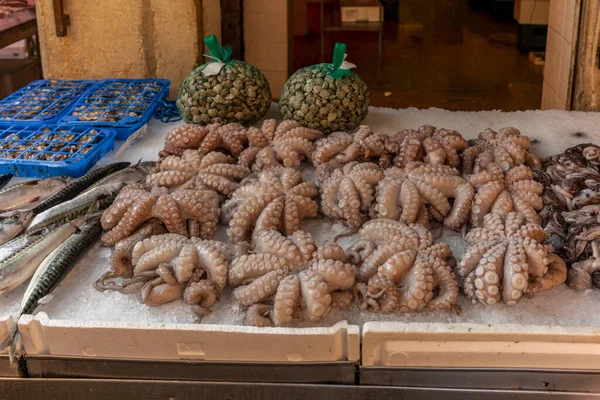 Préparation Vente Poissons Frais Coquillages Marché Traditionnel Rialto Venise — Photo