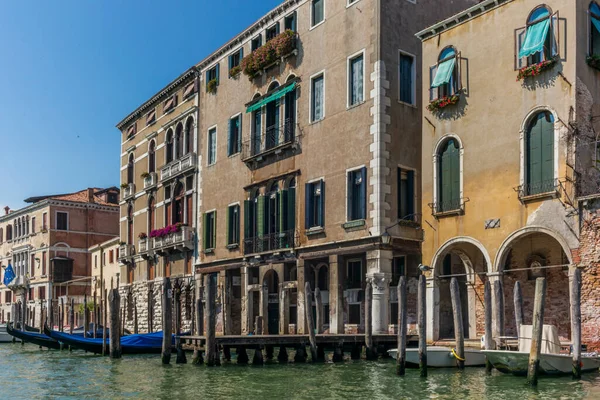Entrances Water Channels Old Palaces Venice Seen Gondola — Stock Photo, Image