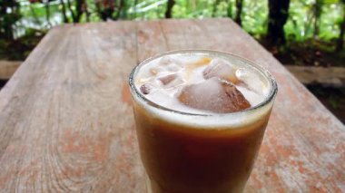 Buzlu kahve ile Palm Sugar in a Glass