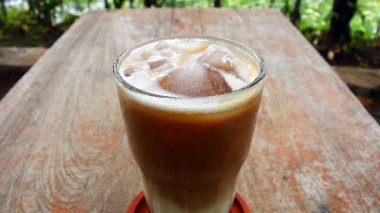 Buzlu kahve ile Palm Sugar in a Glass