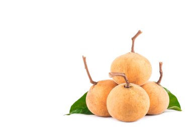 Olgun Noel Baba meyve grubu ve beyaz arka planda yeşil Noel Baba yaprağı izole tarımsal gıda ekme