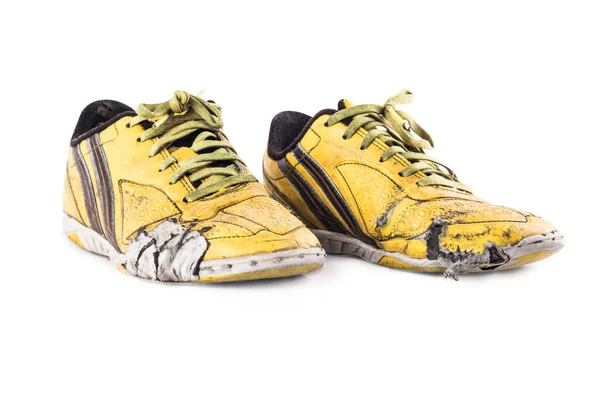 Eski Püskü Spor Ayakkabıları Beyaz Arka Plandaki Futbol Yazılımı Nesnesinde — Stok fotoğraf