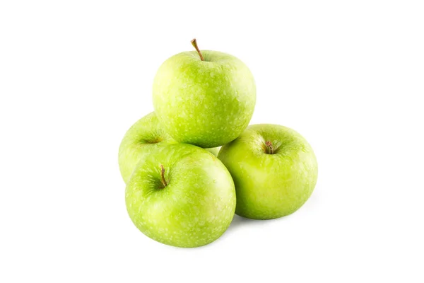 Beyaz arka planda olgun yeşil elma grubu. Tarımsal gıda izole edilmiş.