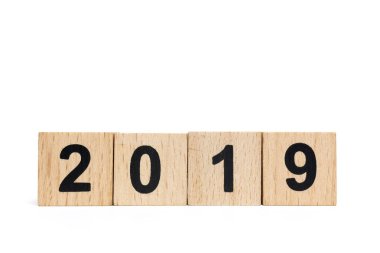 Ahşap blok numarası beyaz arka plan üzerinde mutlu yeni yıl concep izole 2019