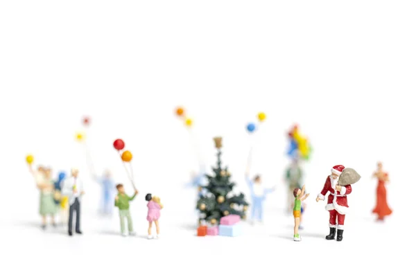 Personas Miniatura Santa Claus Sosteniendo Regalo Para Familia Feliz Navidad — Foto de Stock