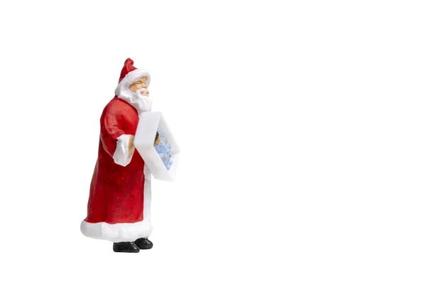Pessoas Miniatura Papai Noel Segurando Caixa Presente Isolado Fundo Branco — Fotografia de Stock