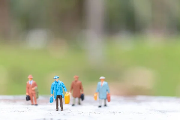 Miniatuur Mensen Reiziger Lopen Straat Reizen Avontuur Concepten — Stockfoto